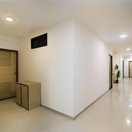 Oyo Hotel D Veeray Ahmedabad Exterior foto