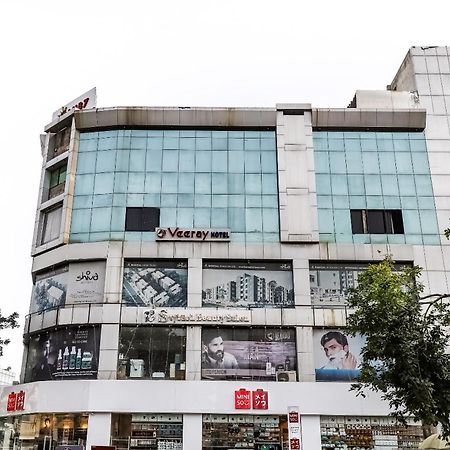 Oyo Hotel D Veeray Ahmedabad Exterior foto